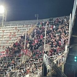 El Sevilla FC renueva con Cruzcampo hasta 2025 y eleva el patrocinio a la  camiseta del femenino